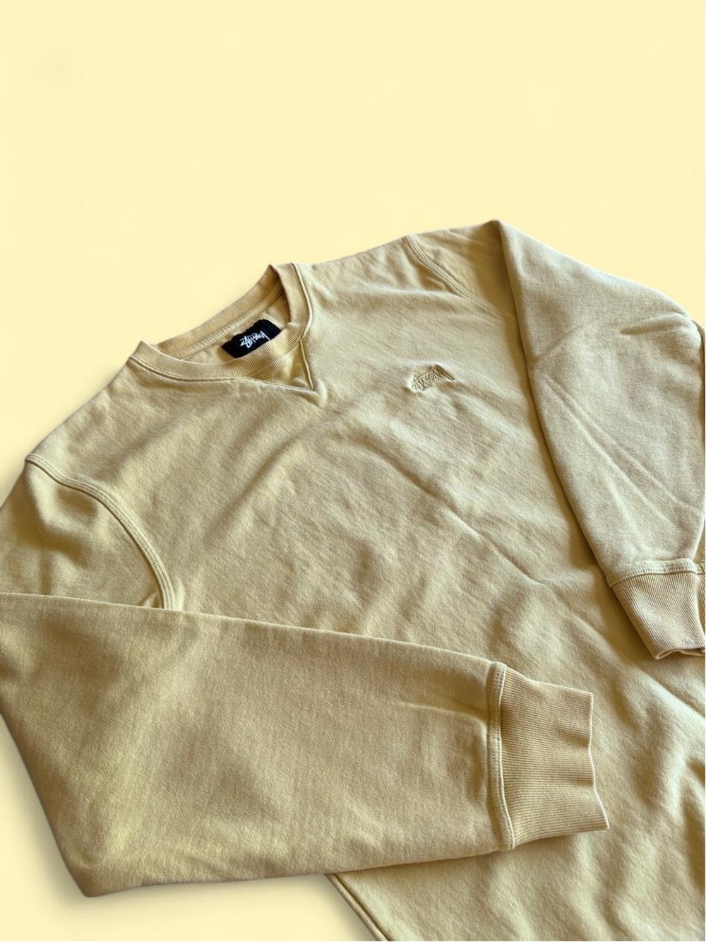 Stussy Butternut Yellow Embroidered Logo Sweatshirt Men’s L